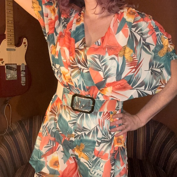 Other - Miss Avenue tropical floral belted romper